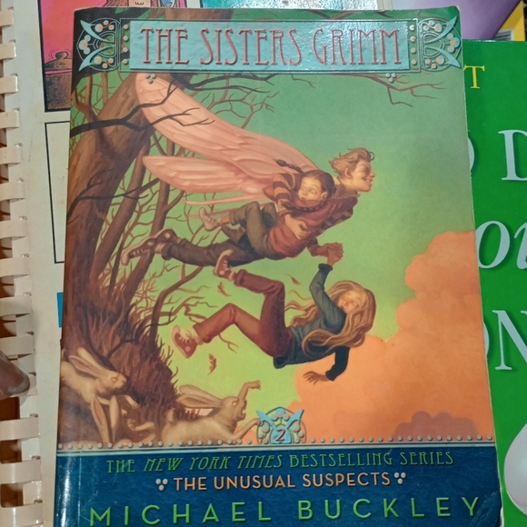 The Sisters Grimm The Unusual Suspects Michael Buckley - Picture 1 of 1